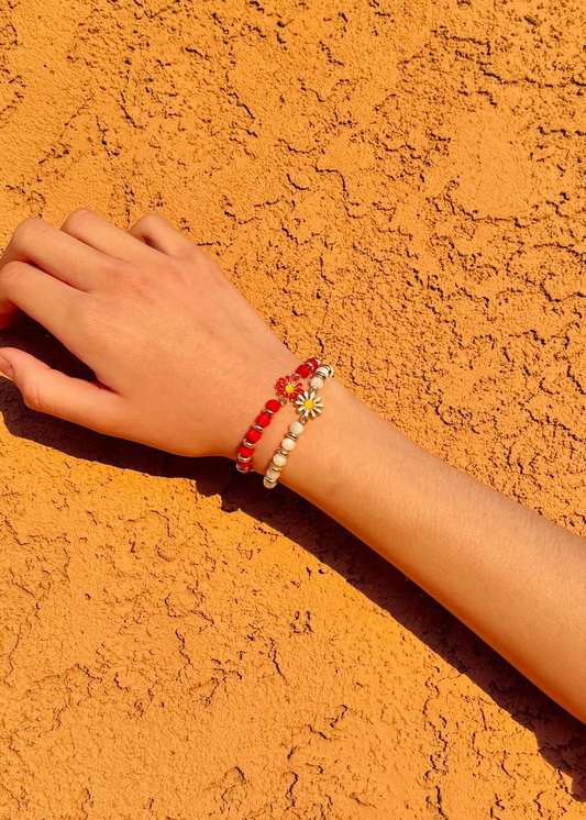 Daisy Life Charm Beaded Bracelet