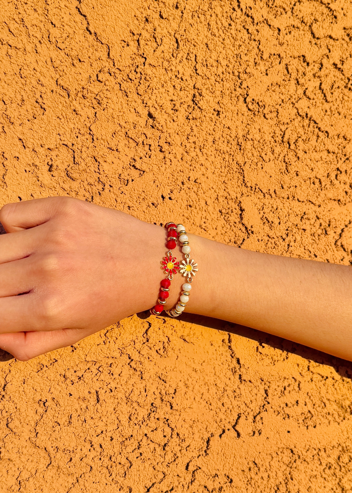 Daisy Life Charm Beaded Bracelet