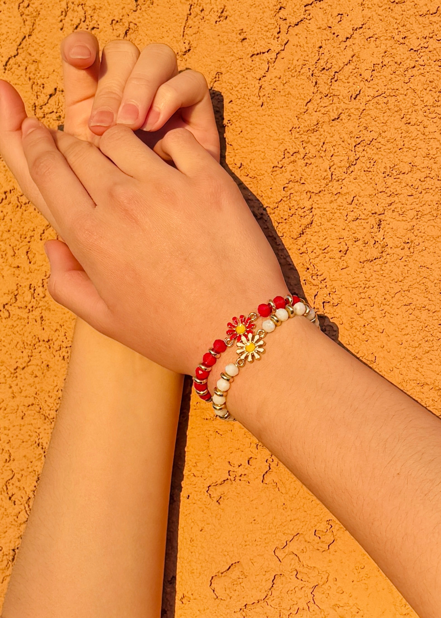 Daisy Life Charm Beaded Bracelet