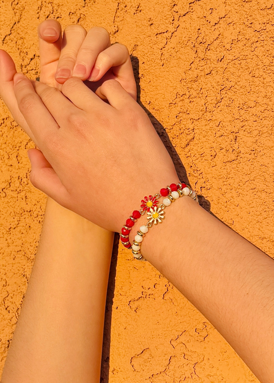 Daisy Life Charm Beaded Bracelet