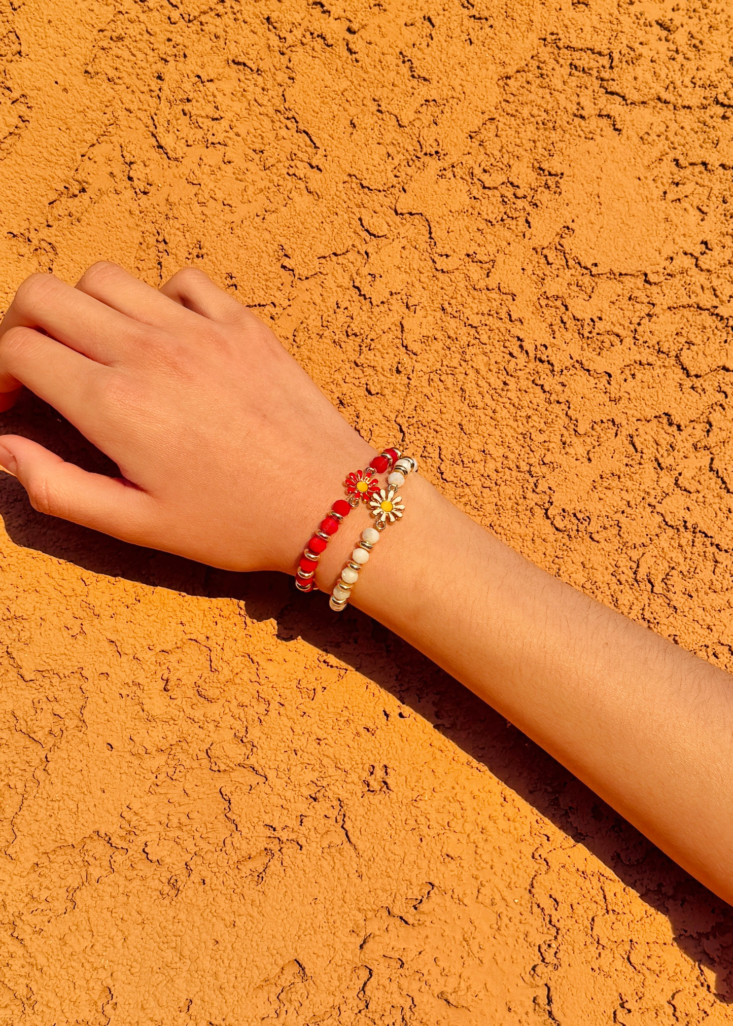 Daisy Life Charm Beaded Bracelet