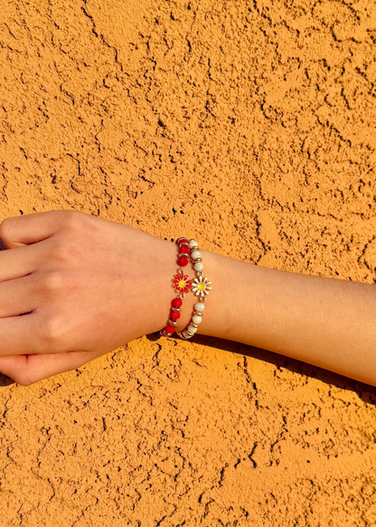 Daisy Life Charm Beaded Bracelet