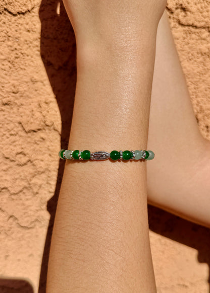 Summer de Virgin—6 mm Virgin de Guadalupe Glass Beaded Bracelet