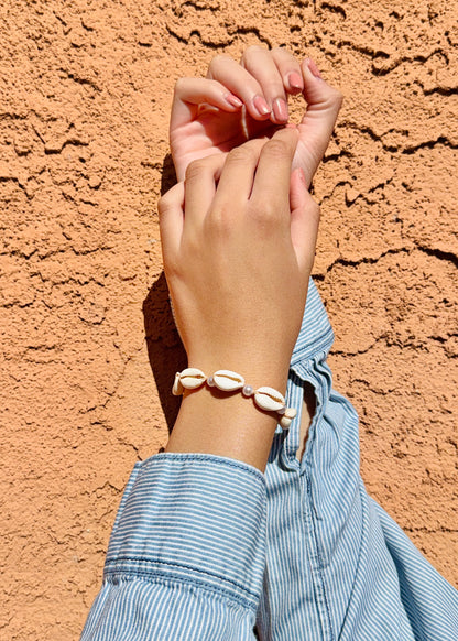 Miami Beach—Cowrie shell + Faux Pearl Bracelet